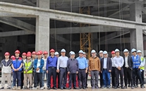 喜讯：重庆潜能中心幕墙工程首根龙骨顺利上墙，开工大吉！